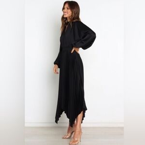Petal & Pup Black Long Sleeve Dress